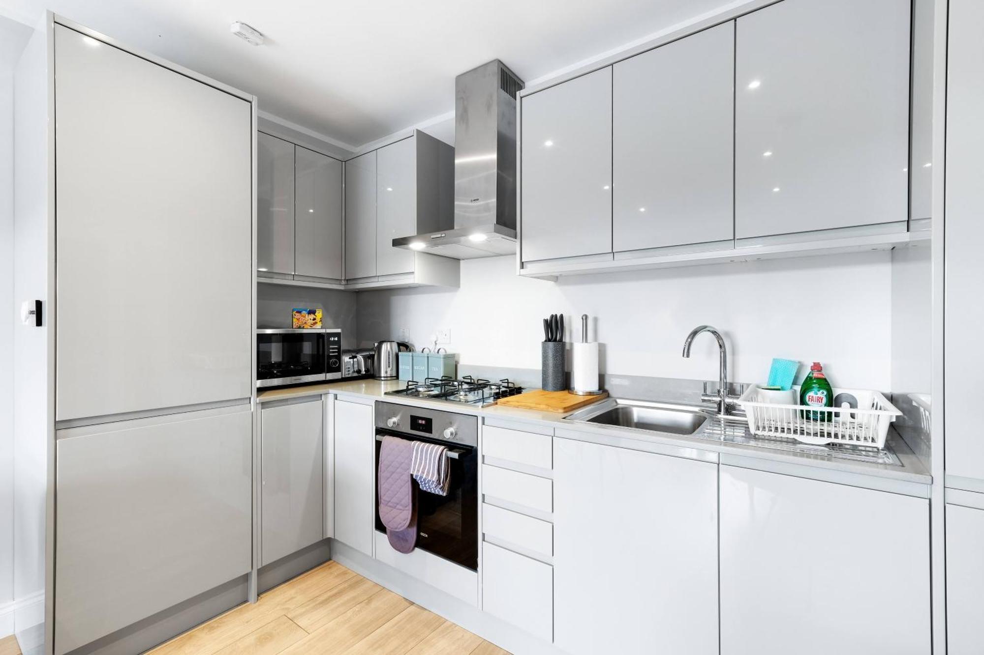 2 Bedroom Penthouse With Parking High Wycombe By 360Stays 외부 사진