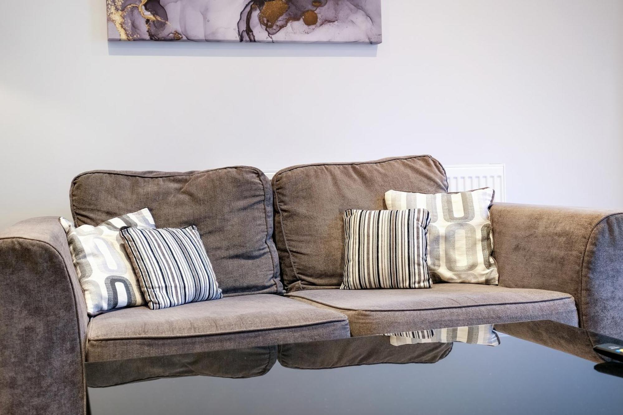 2 Bedroom Penthouse With Parking High Wycombe By 360Stays 외부 사진