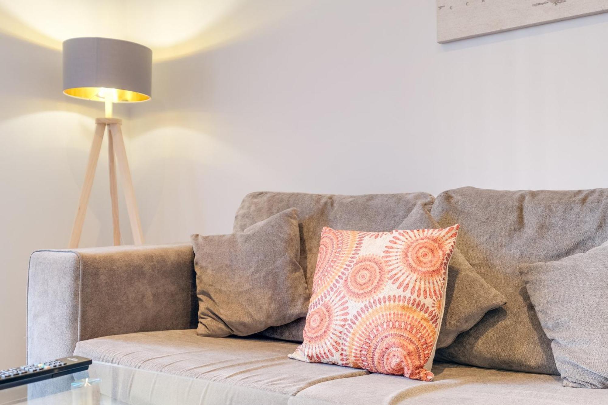 2 Bedroom Penthouse With Parking High Wycombe By 360Stays 외부 사진